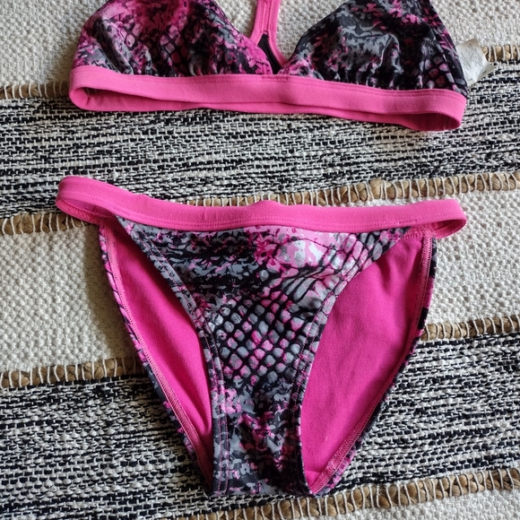 Speedo two piece swim suit - Picture 2 of 5